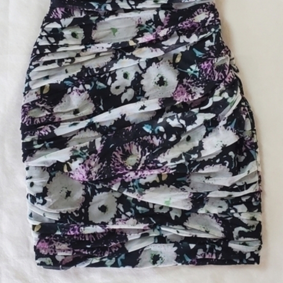 BCBGmaxAzria floral strapless mini dress - Picture 6 of 9